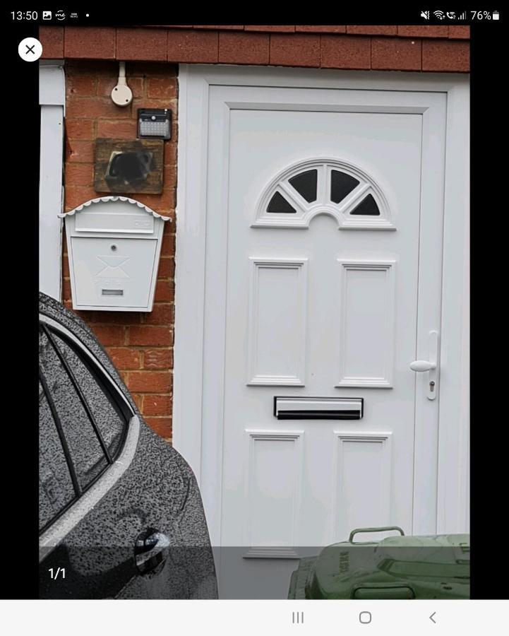 Spacious 3 Bed 1 Bath Hse W Guest Toilet W Parking Near Excel - E16 ロンドン エクステリア 写真